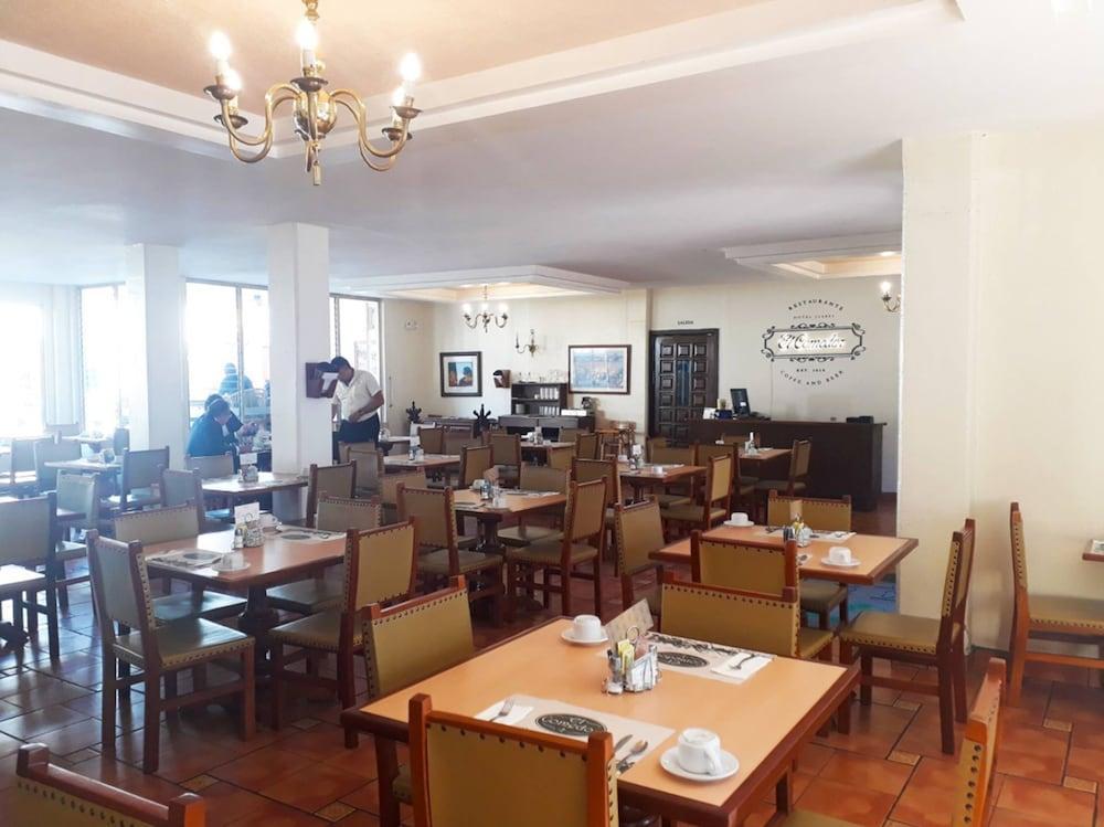 Hotel Isabel Guadalajara Bagian luar foto
