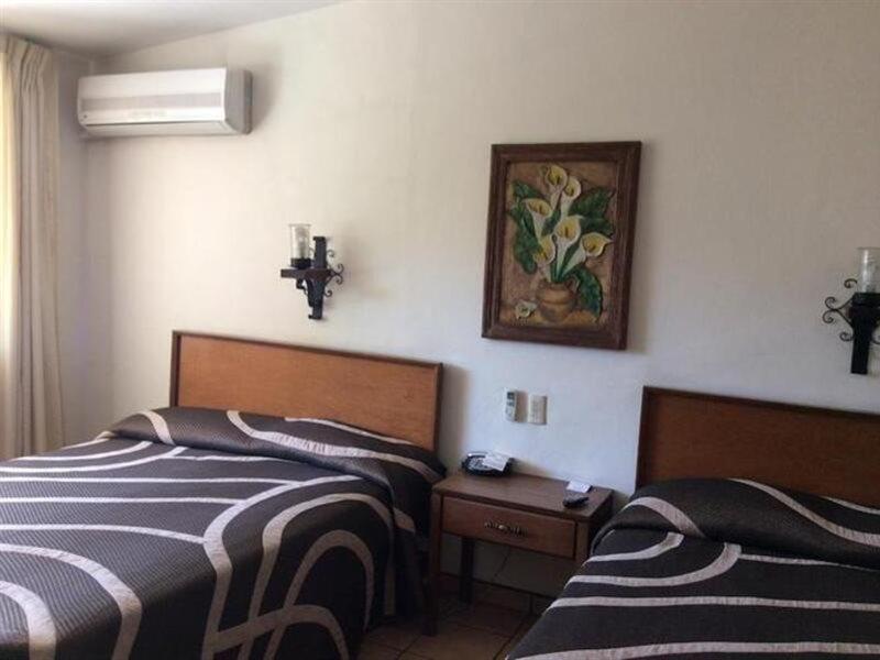 Hotel Isabel Guadalajara Bagian luar foto