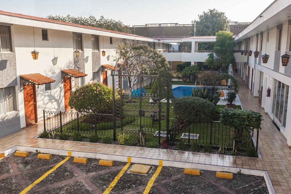 Hotel Isabel Guadalajara Bagian luar foto