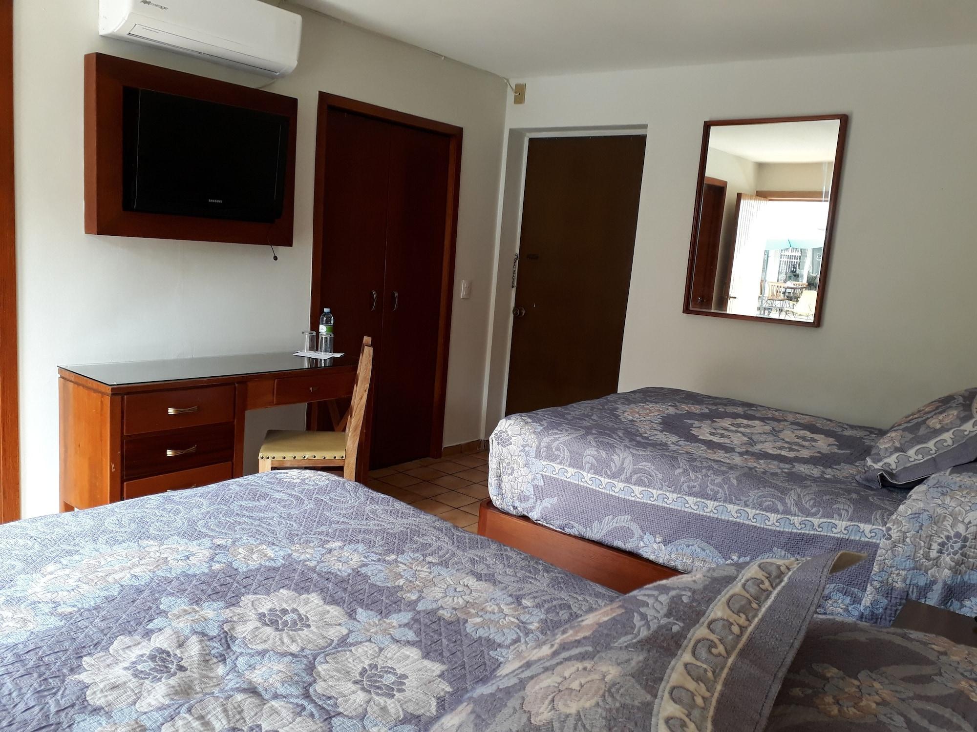 Hotel Isabel Guadalajara Bagian luar foto
