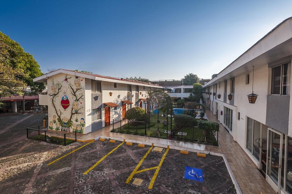 Hotel Isabel Guadalajara Bagian luar foto